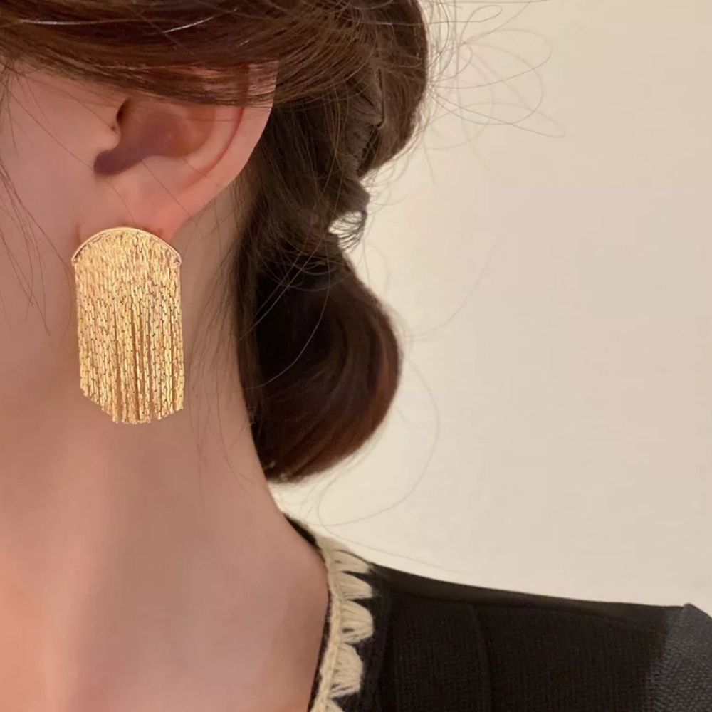 HOST PICK ❤️💯New Stunning Gold Chain Earrings